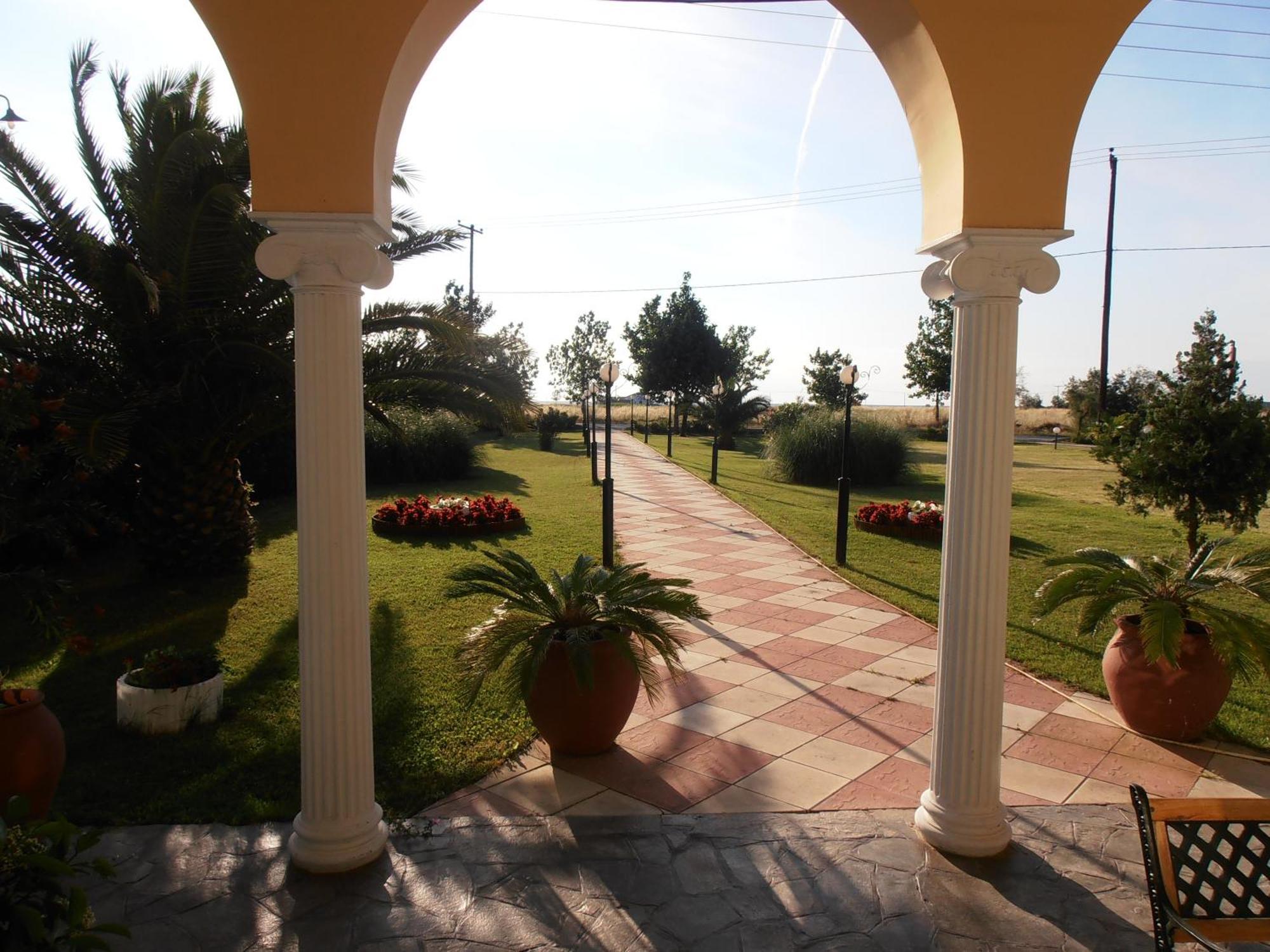 Aparthotel Oasis Paralía Exterior foto