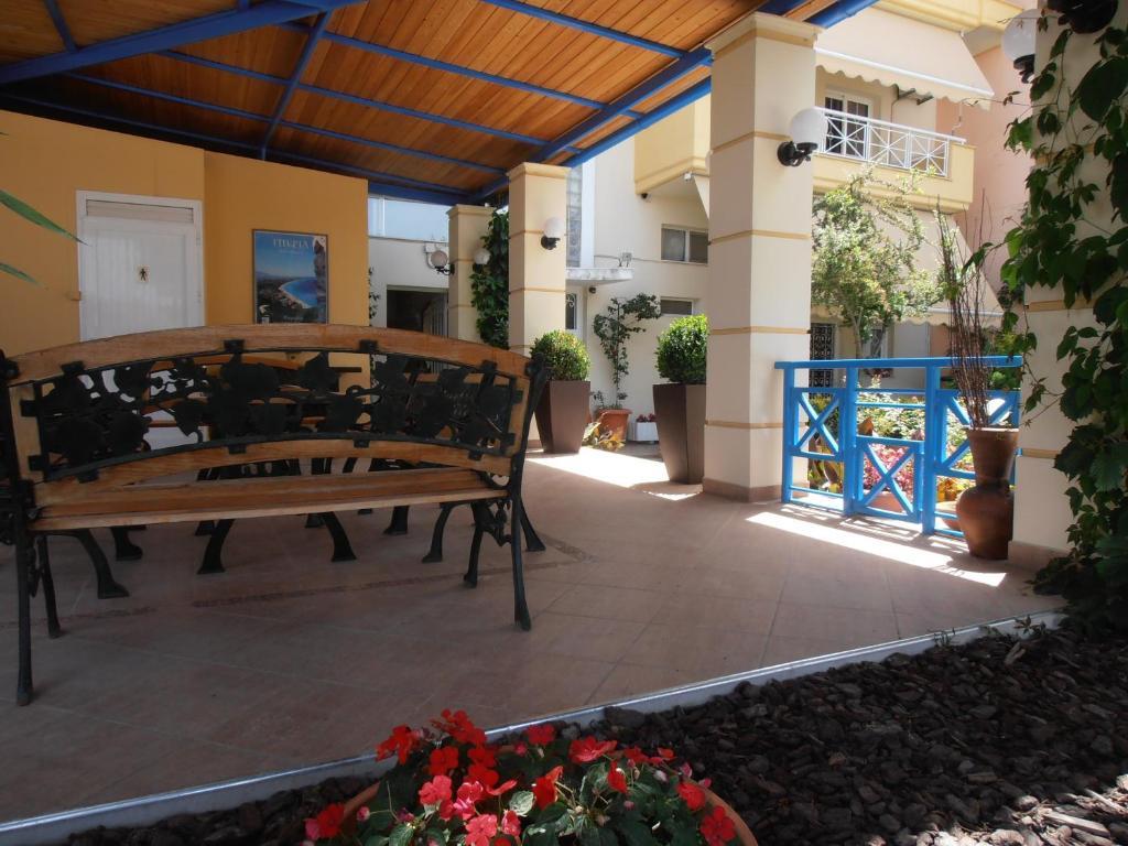 Aparthotel Oasis Paralía Exterior foto