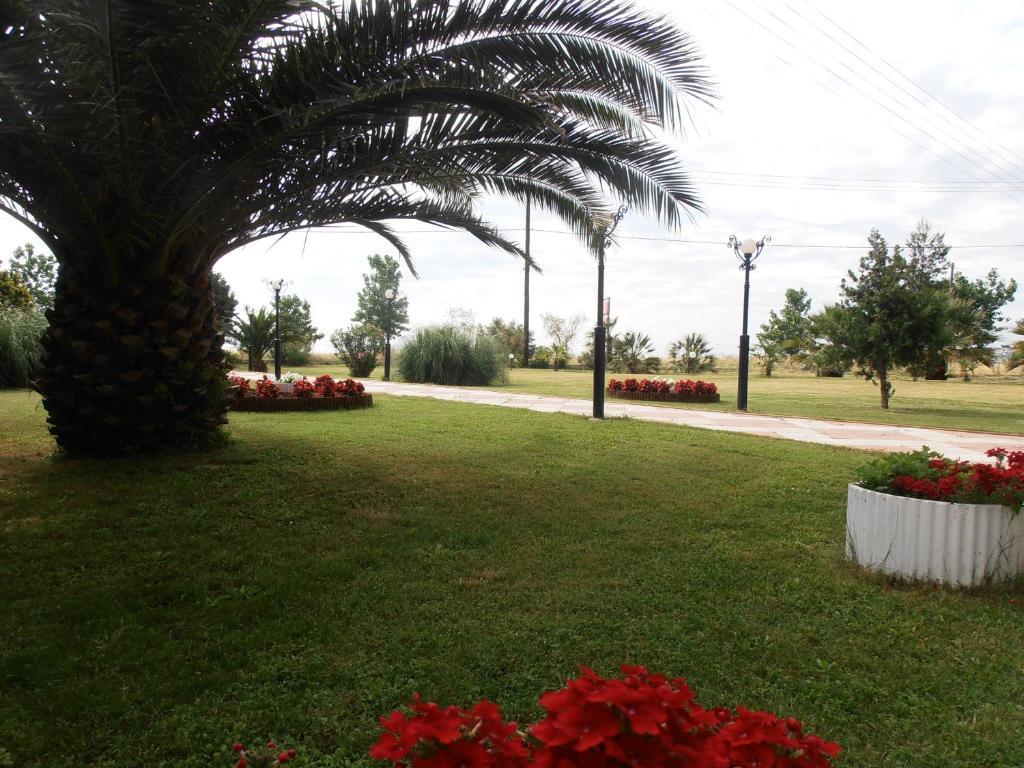 Aparthotel Oasis Paralía Exterior foto