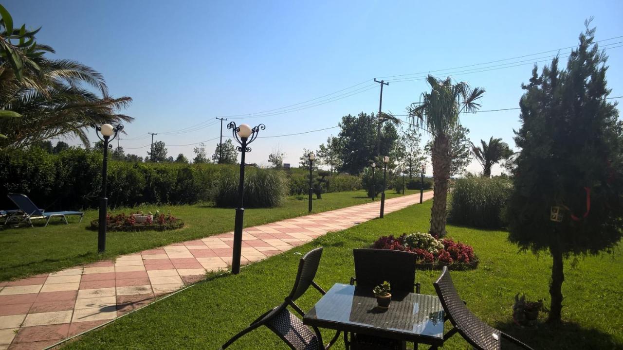 Aparthotel Oasis Paralía Exterior foto